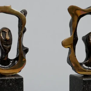 Twee beelden van koppen